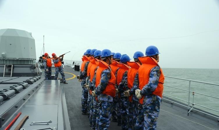 遼寧艦護(hù)衛(wèi)艦，中國(guó)海軍力量的堅(jiān)實(shí)后盾，遼寧艦護(hù)衛(wèi)艦，中國(guó)海軍力量的堅(jiān)實(shí)后盾支柱