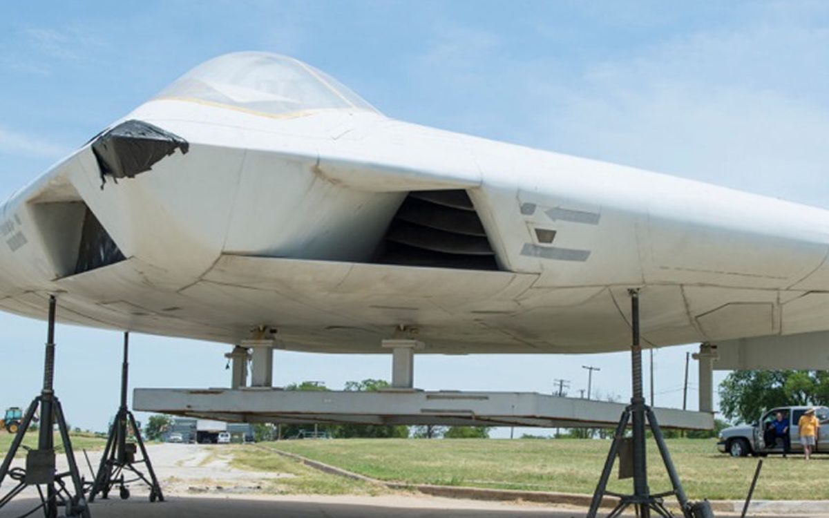 揭秘A-12復(fù)仇者攻擊機，二戰(zhàn)中的空中霸主，揭秘二戰(zhàn)空中霸主A-12復(fù)仇者攻擊機傳奇故事