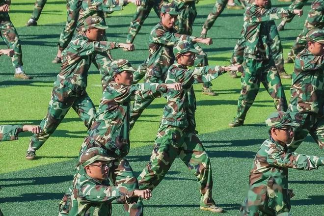 揭秘直播間軍訓(xùn)，背后的意義與深層含義，揭秘直播間軍訓(xùn)背后的深層意義與啟示