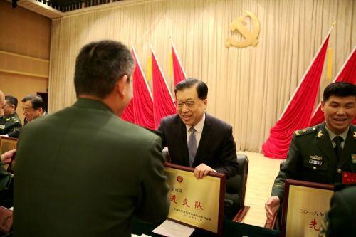 依法治軍的關(guān)鍵，深化法治理念與強(qiáng)化軍事法治建設(shè)，依法治軍的核心，深化法治理念與軍事法治建設(shè)的強(qiáng)化